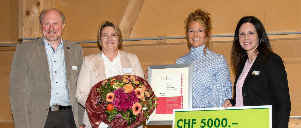 Verleihung des KMU-Frauenpreis an Frau Maria Brühwiler von der Brühwiler Sägewerk AG